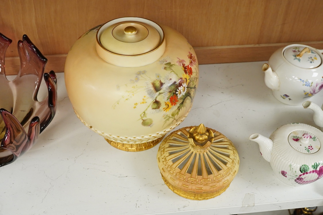 A Worcester blush ivory pot pourri, cover and liner, numbered 1286 to the base, 29cm high